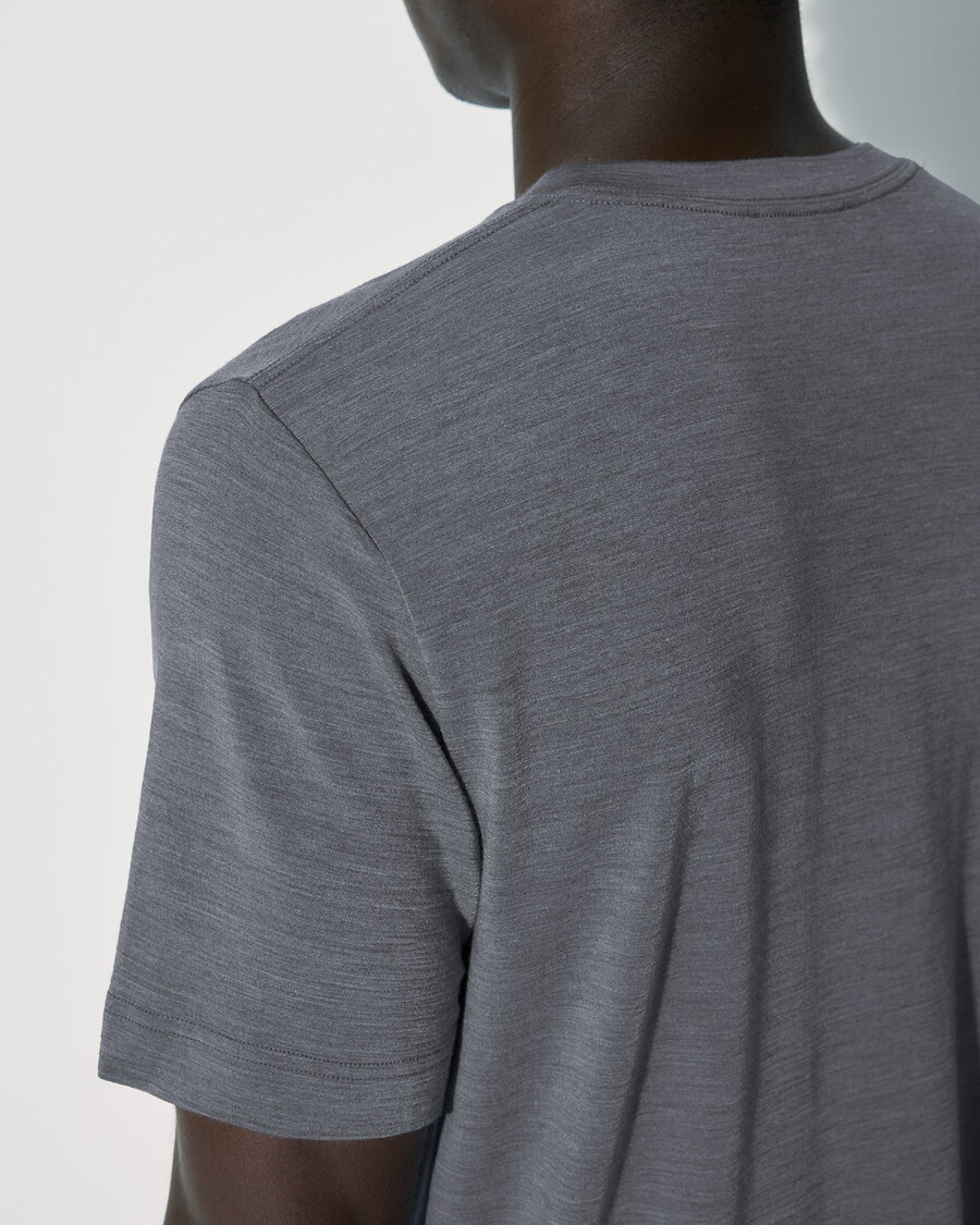 t-shirt homme en laine mérinos mélangée gris chiné achetez maintenant — cdlp