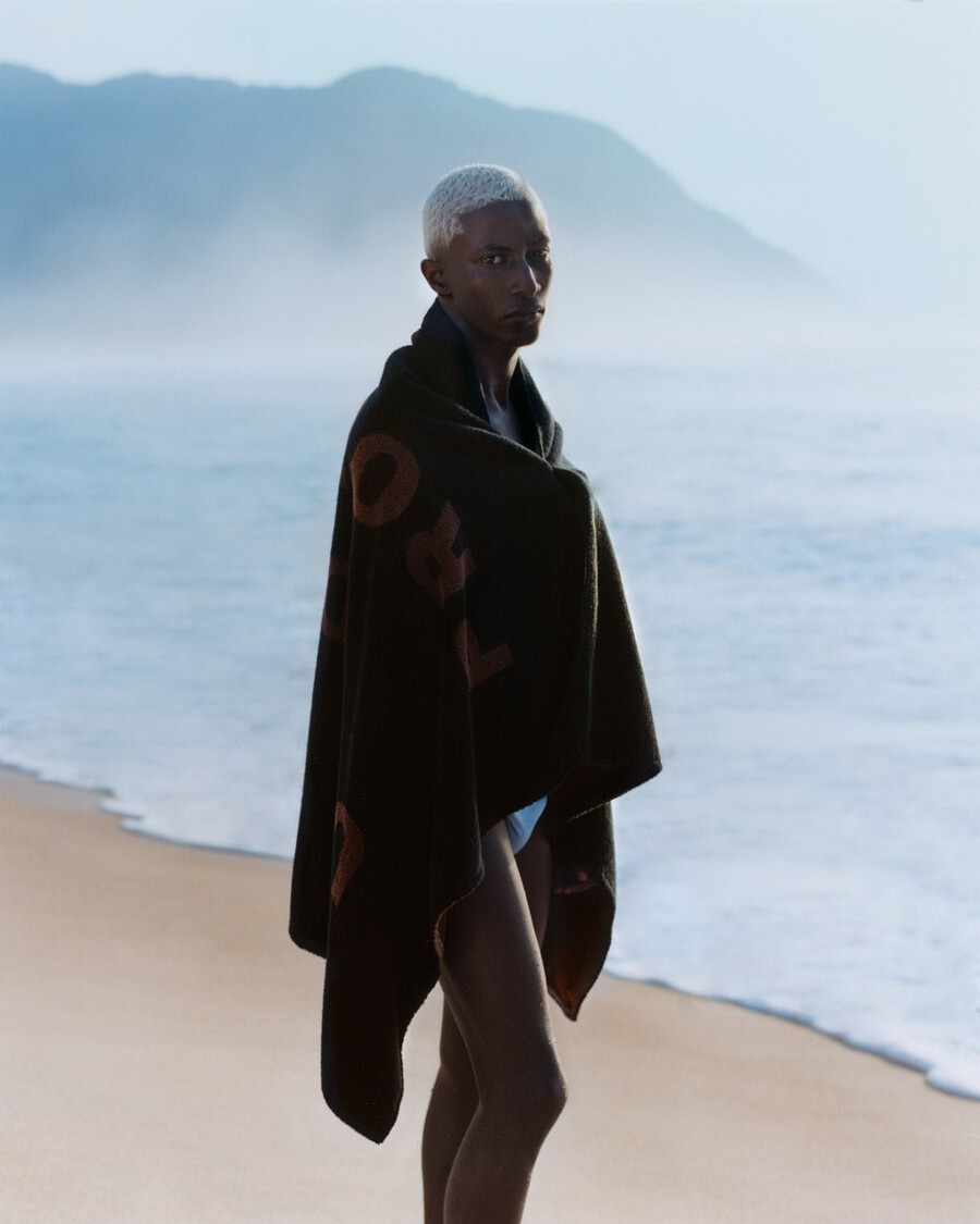 serviette noire et marron achetez maintenant — cdlp